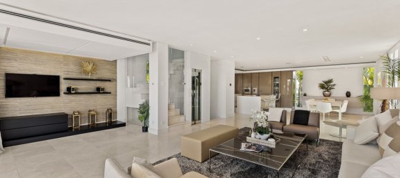 4 bedrooms House in Marbella, Spain No. 136706 12