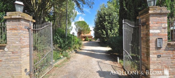 18 rooms House in Perugia, Italy No. 54500 7