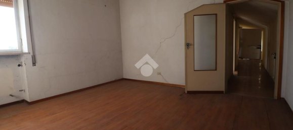 4 Schlafzimmer Wohnung in Roverbella, Italy, Nr. 381844 20