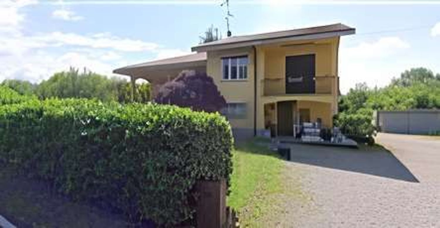 4 bedrooms Apartment in San Vittore Olona, Italy No. 360730