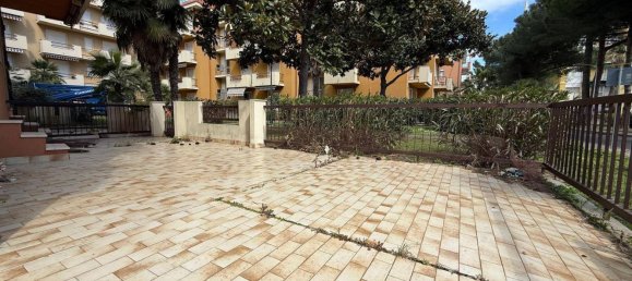 2 rooms Apartment in San Bartolomeo al Mare, Italy No. 286603 3