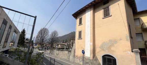 Casa de 9 habitaciónes en Clusone, Italy No. 72297 12