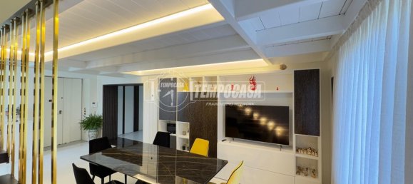 4 bedrooms Apartment in Naples, Italy No. 9780 22