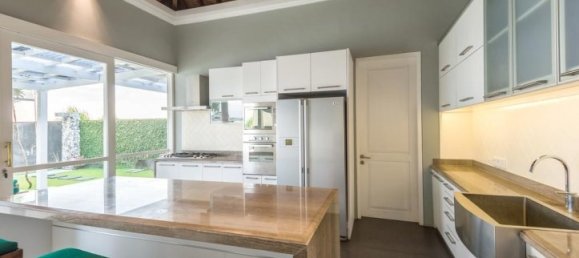 4 bedrooms Villa in South Kuta, Indonesia No. 2985 14