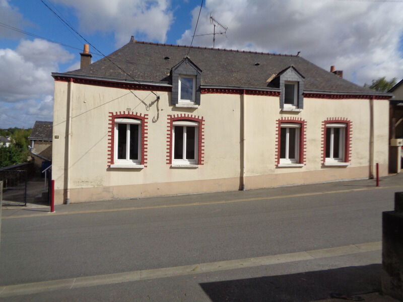 4 bedrooms House in Mayenne, France No. 333039