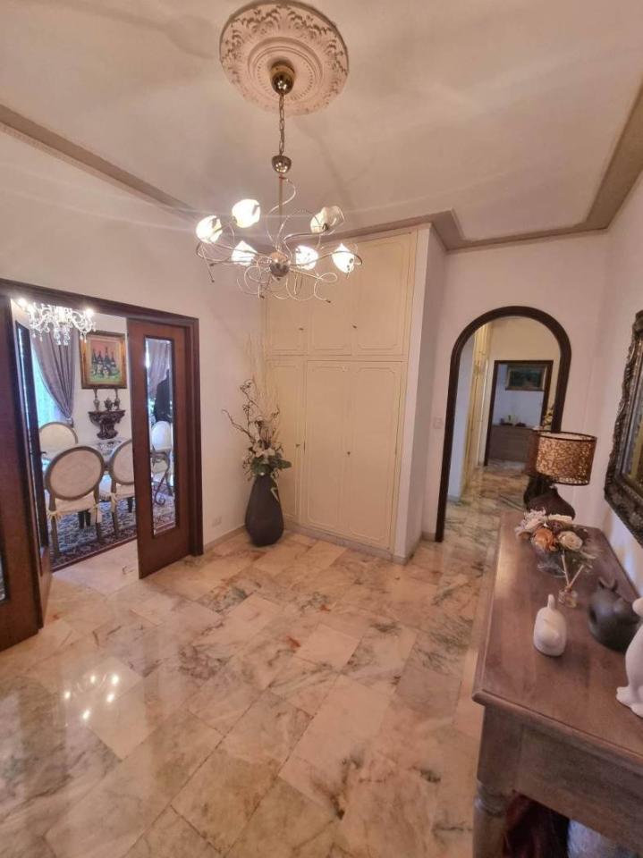 8 rooms Apartment in Livorno, Italy No. 131584