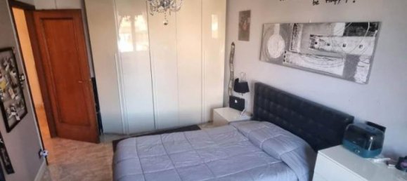8 rooms Apartment in Livorno, Italy No. 131584 4