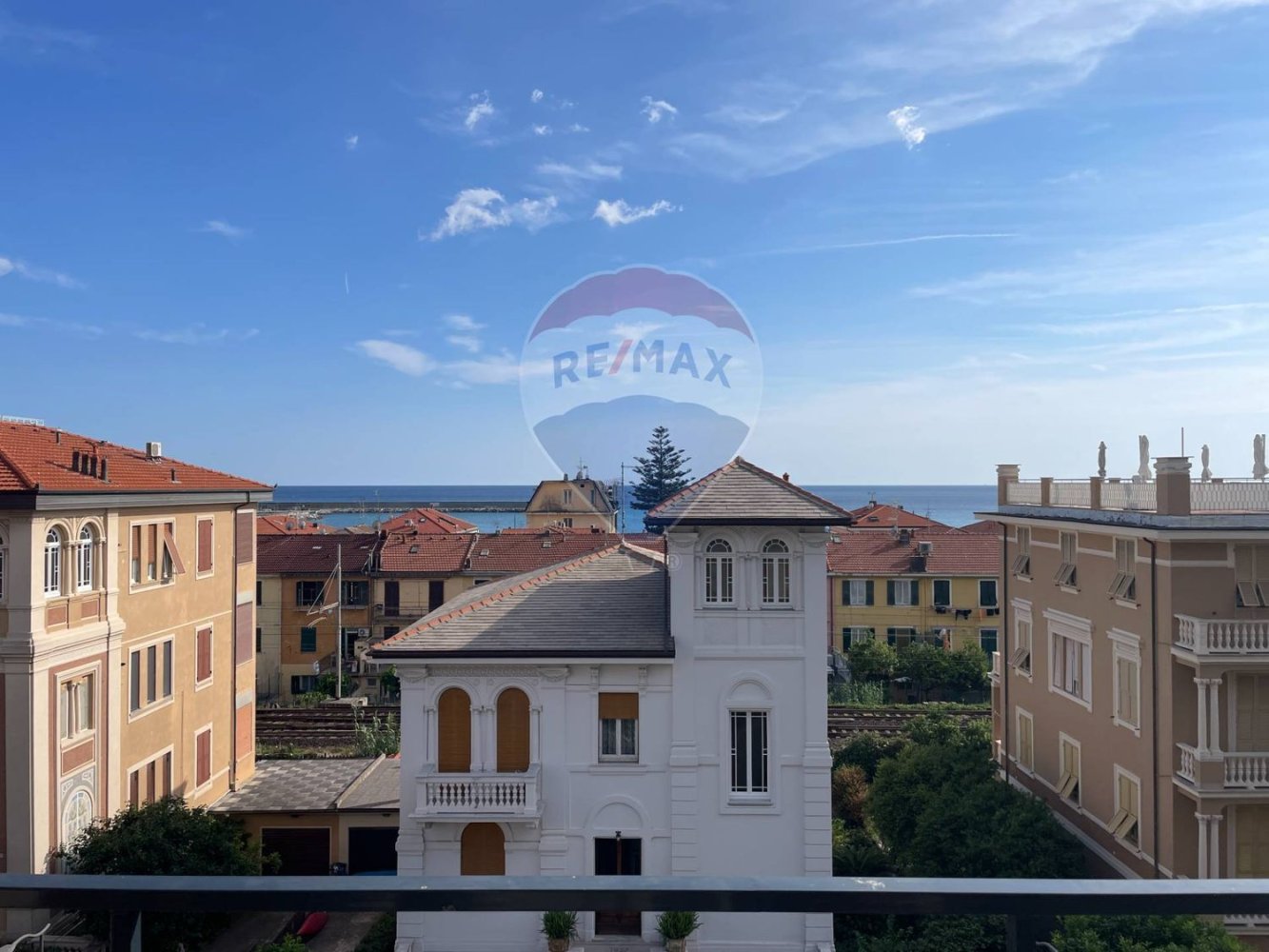 5 rooms Apartment in Chiavari, Italy No. 307998