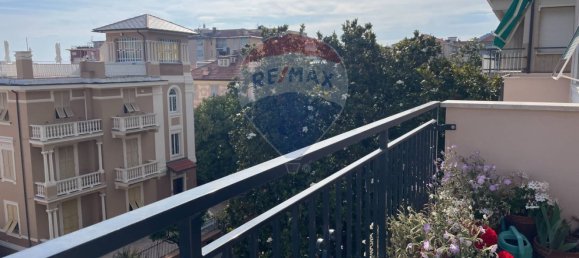 5 rooms Apartment in Chiavari, Italy No. 307998 9