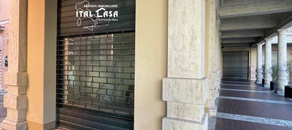 Propiedad comercial de 1 habitación en Montecatini Terme, Italy No. 134628 5