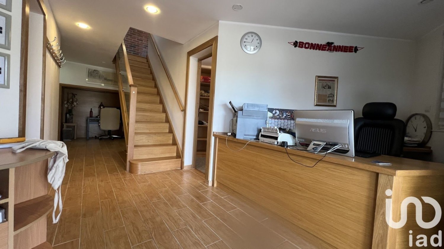 Edificio en Calais, France 320 m² No. 69546