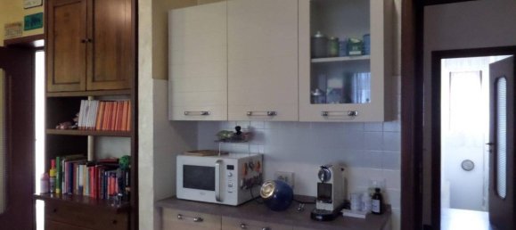 4 rooms Villa in Cadeo, Italy No. 118372 10