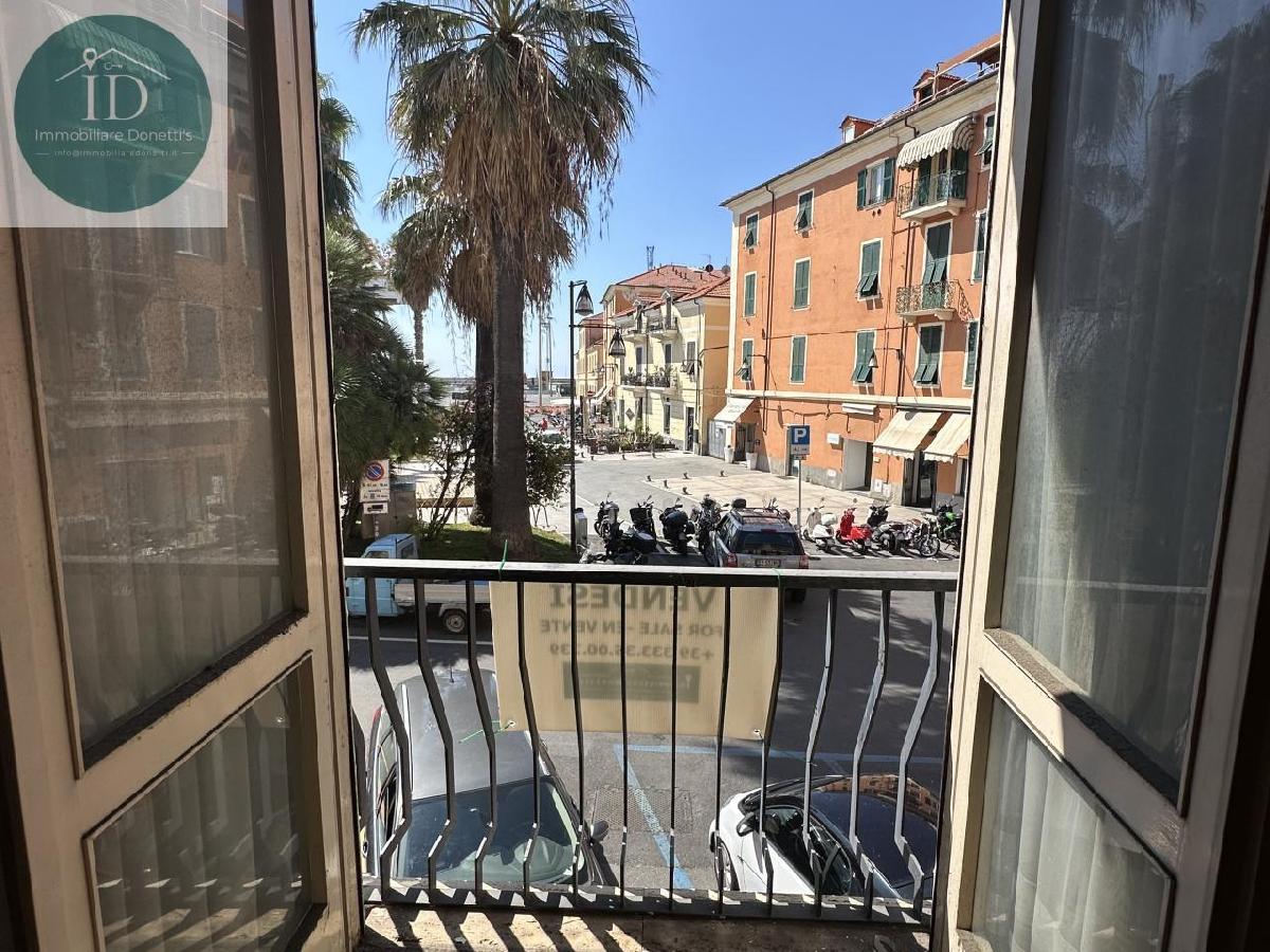 10 غرف نوم شقة في Imperia, Italy رقم 296979