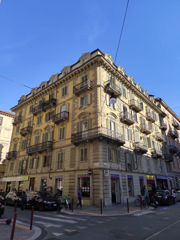 2 bedrooms Apartment in Turin, Italy No. 354268
