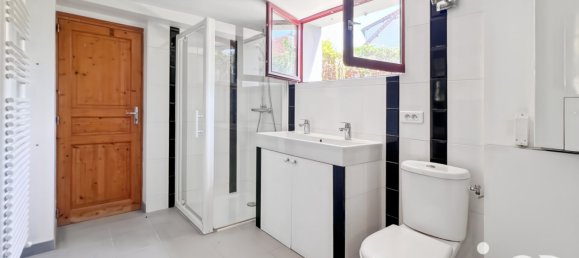 3 bedrooms Villa in Saint-Cloud, France No. 348835 17