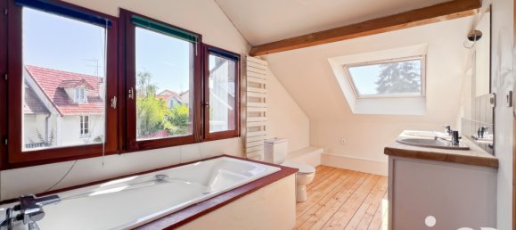 3 bedrooms Villa in Saint-Cloud, France No. 348835 12