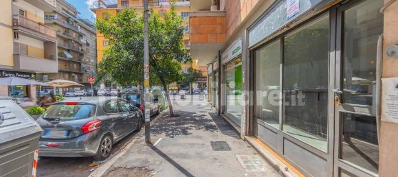 1 room Commercial property in Rome, Italy No. 350766 26