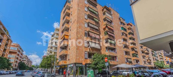 1 room Commercial property in Rome, Italy No. 350766 27