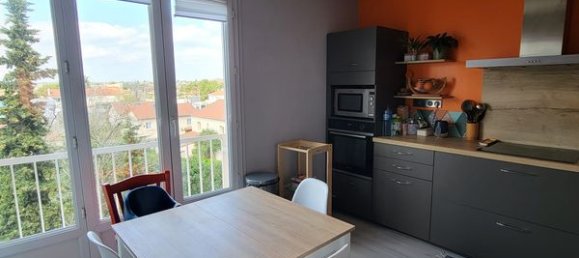 3 bedrooms Apartment in Bourg-les-Valence, France No. 338213 2