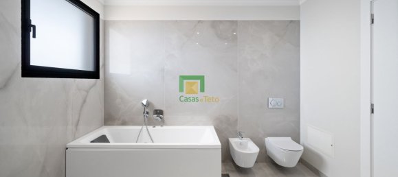 Casa de 3 dormitorios en Funchal, Portugal No. 94274 37