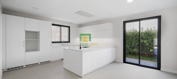 Casa de 3 dormitorios en Funchal, Portugal No. 94274 41