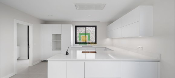 Casa de 3 dormitorios en Funchal, Portugal No. 94274 42