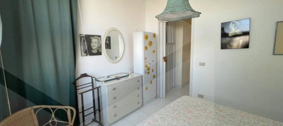 Apartamento de 3 habitaciónes en Manfredonia, Italy No. 28057 28