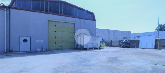 Склад с 3 комнатами в Монте Кремаско, Италия № 341370 9