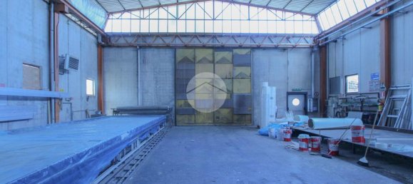 Склад с 3 комнатами в Монте Кремаско, Италия № 341370 3