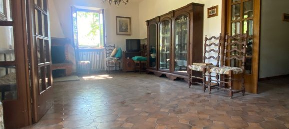 4 rooms House in Urbania, Italy No. 71651 8