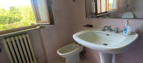 4 rooms House in Urbania, Italy No. 71651 2