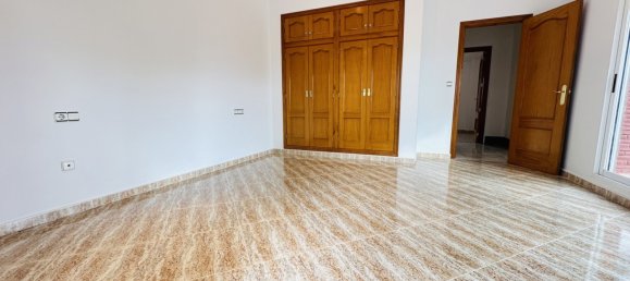 Дом с 5 спальнями в Аликанте, Испания № 137942 18