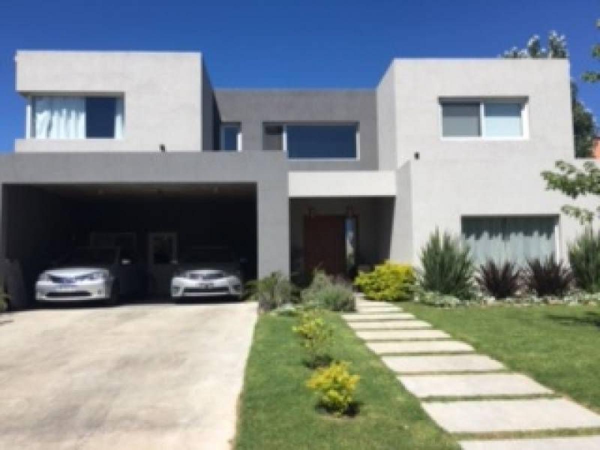 3 bedrooms House in Tigre, Argentina No. 8260
