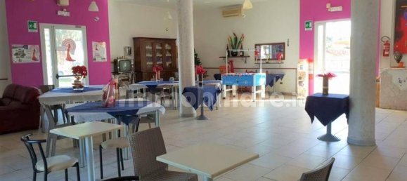 2 rooms Commercial property in Lizzanello, Italy No. 131984 3