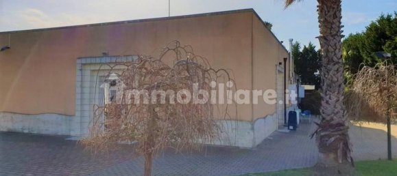 2 rooms Commercial property in Lizzanello, Italy No. 131984 9