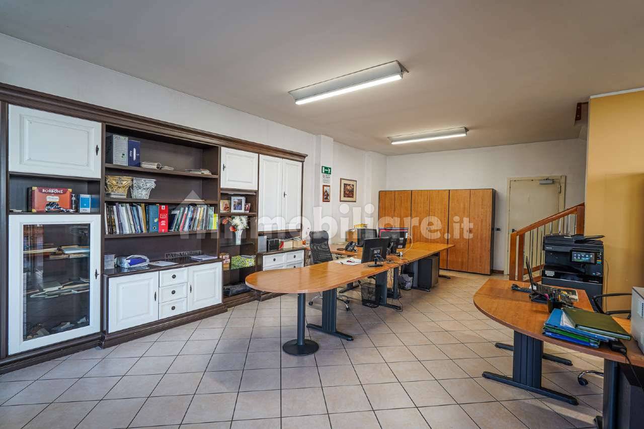 5 rooms Warehouse in Mariano Comense, Italy No. 54966