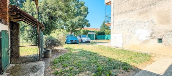 4 bedrooms House in Oleggio, Italy No. 377484 24