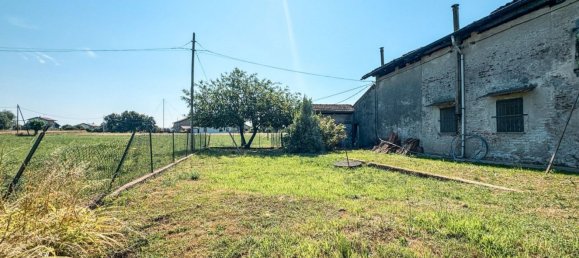 4 bedrooms House in Oleggio, Italy No. 377484 25