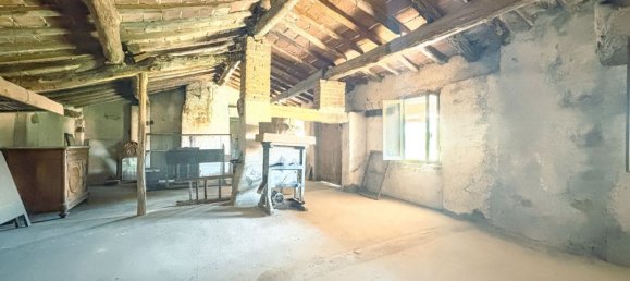 4 bedrooms House in Oleggio, Italy No. 377484 21