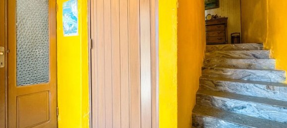 4 bedrooms House in Oleggio, Italy No. 377484 9