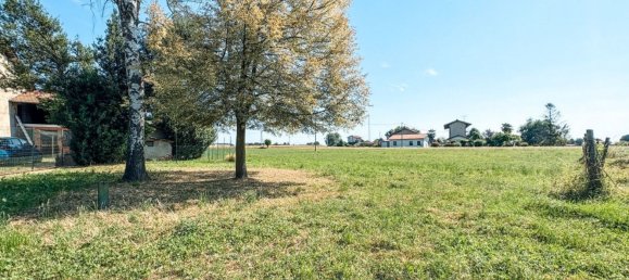 4 bedrooms House in Oleggio, Italy No. 377484 27