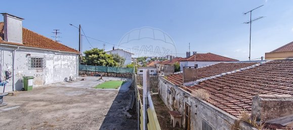 3 chambres Maison à Loures, Portugal No. 168453 8
