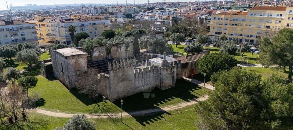 3 chambres Maison à Loures, Portugal No. 168453 47