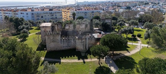 3 chambres Maison à Loures, Portugal No. 168453 48