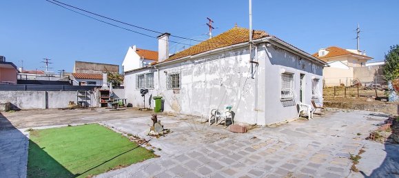 3 chambres Maison à Loures, Portugal No. 168453 6