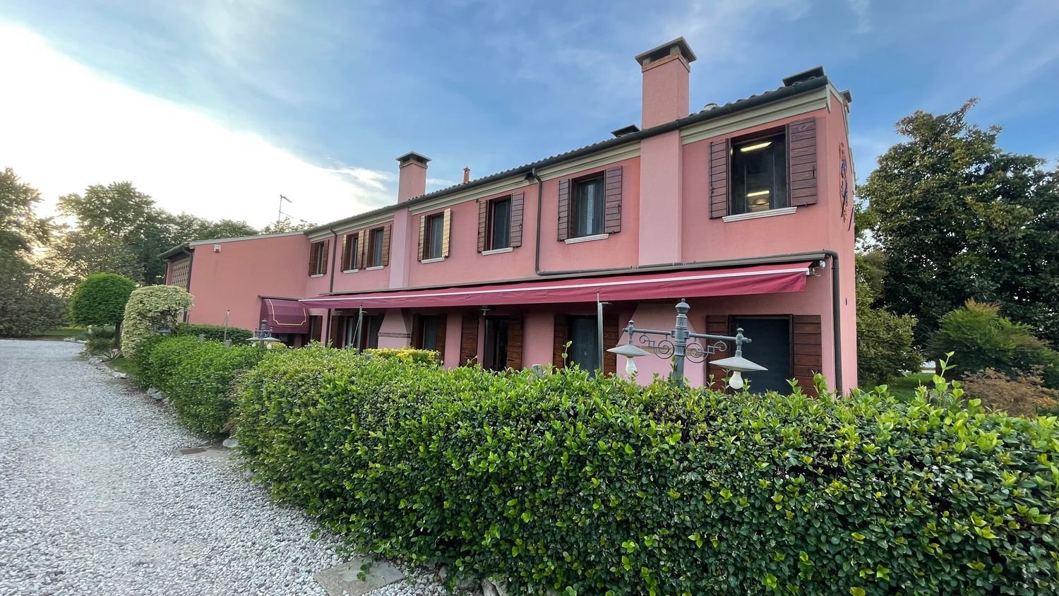  عقار تجاري في Rovigo, Italy 390متر مربع رقم 322023