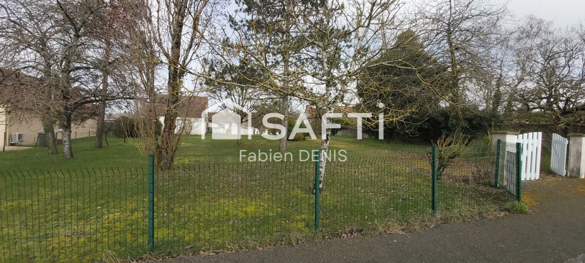 771m² Land in Averdon, France No. 74150