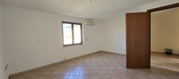 4 bedrooms Apartment in Barcellona Pozzo di Gotto, Italy No. 119898 6