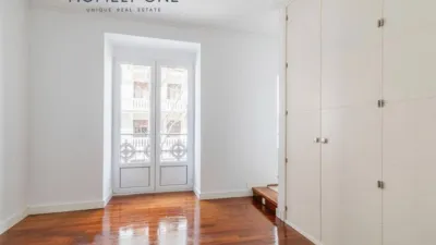 3 bedrooms Apartment in Madrid, Spain No. 185555