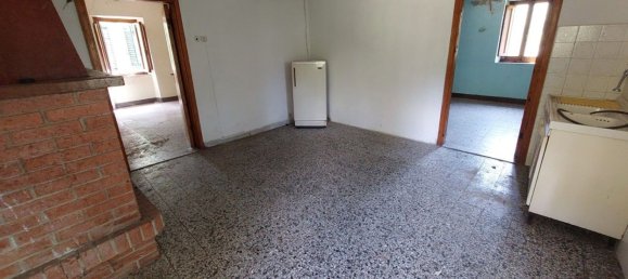 Дом с 4 комнатами в Ареццо, Италия № 195581 10